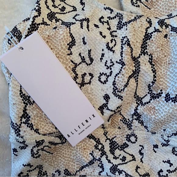 NWT All Fenix python print racerback sports bra - Picture 11 of 14